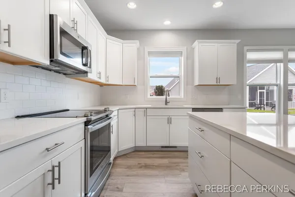 $615,000 | 4715 West Wind Drive, Unit 41, Holland, MI 49423