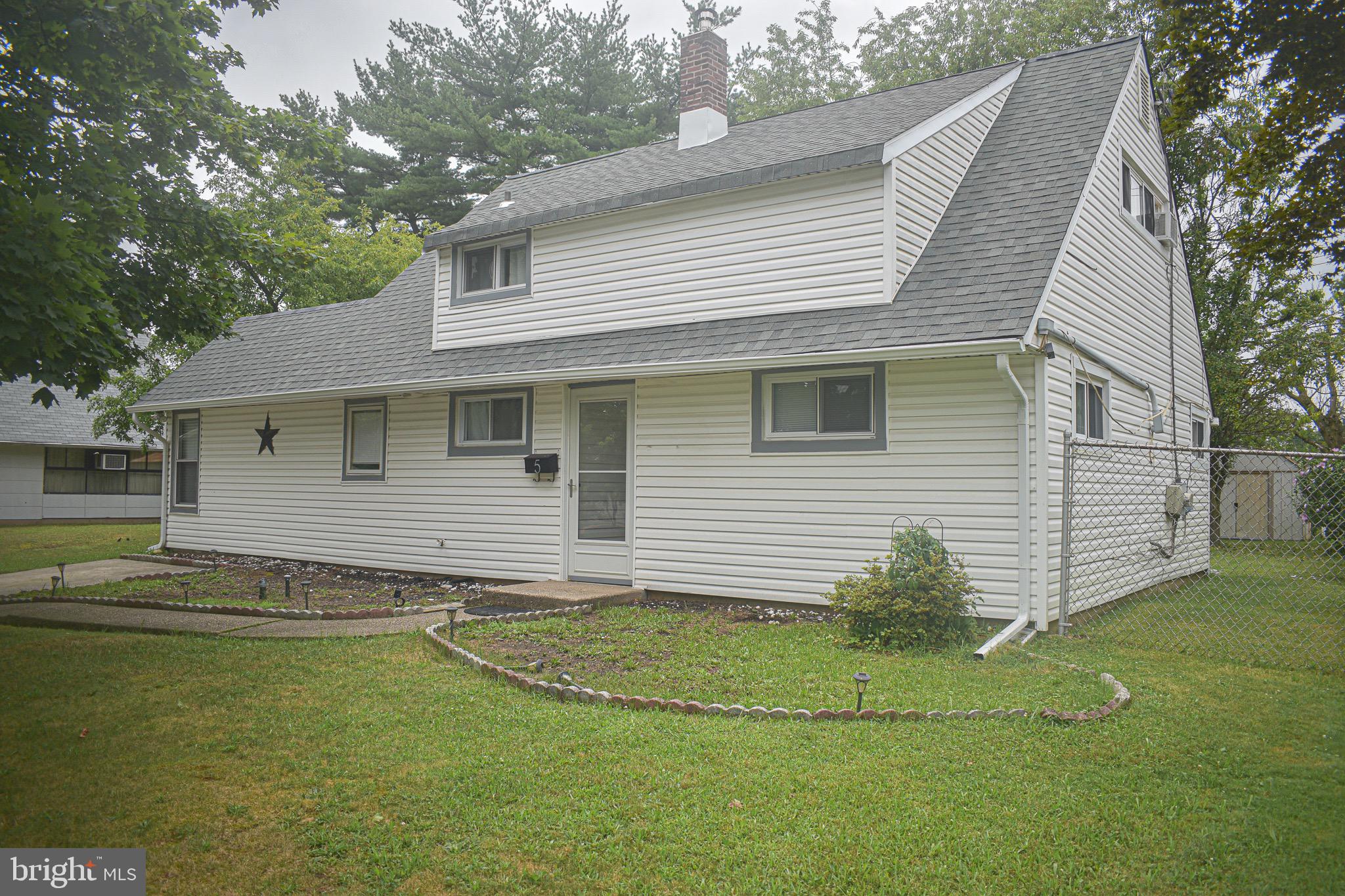 5 Goldengate Road Levittown, PA 19057 - Photo 1 of 24 Gallery Image 1
