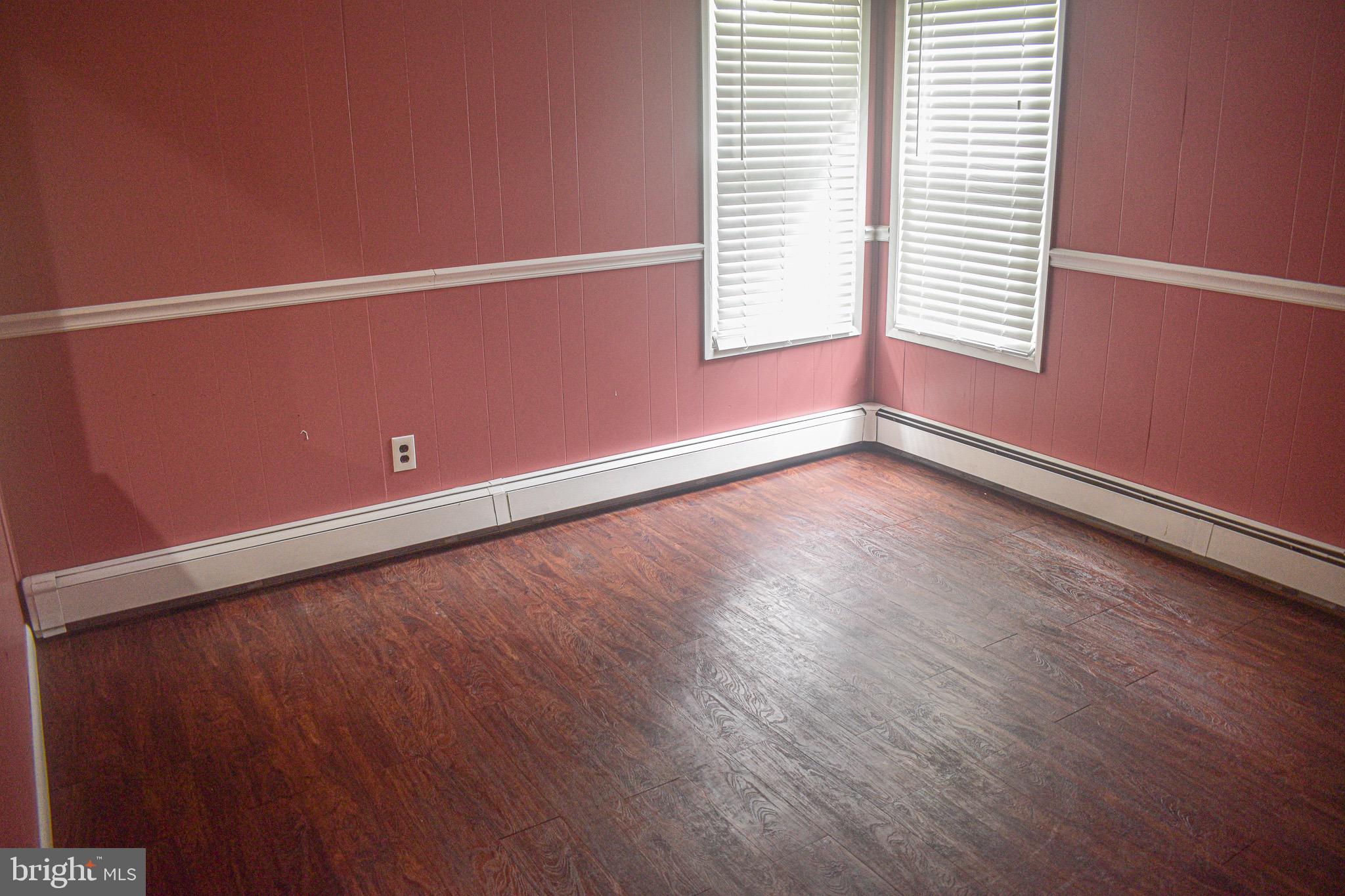 5 Goldengate Road Levittown, PA 19057 - Photo 8 of 24 Gallery Image 8