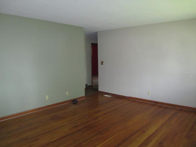 434 Smith Road Columbus, OH 43228 - Photo 4 of 10 Gallery Image 4