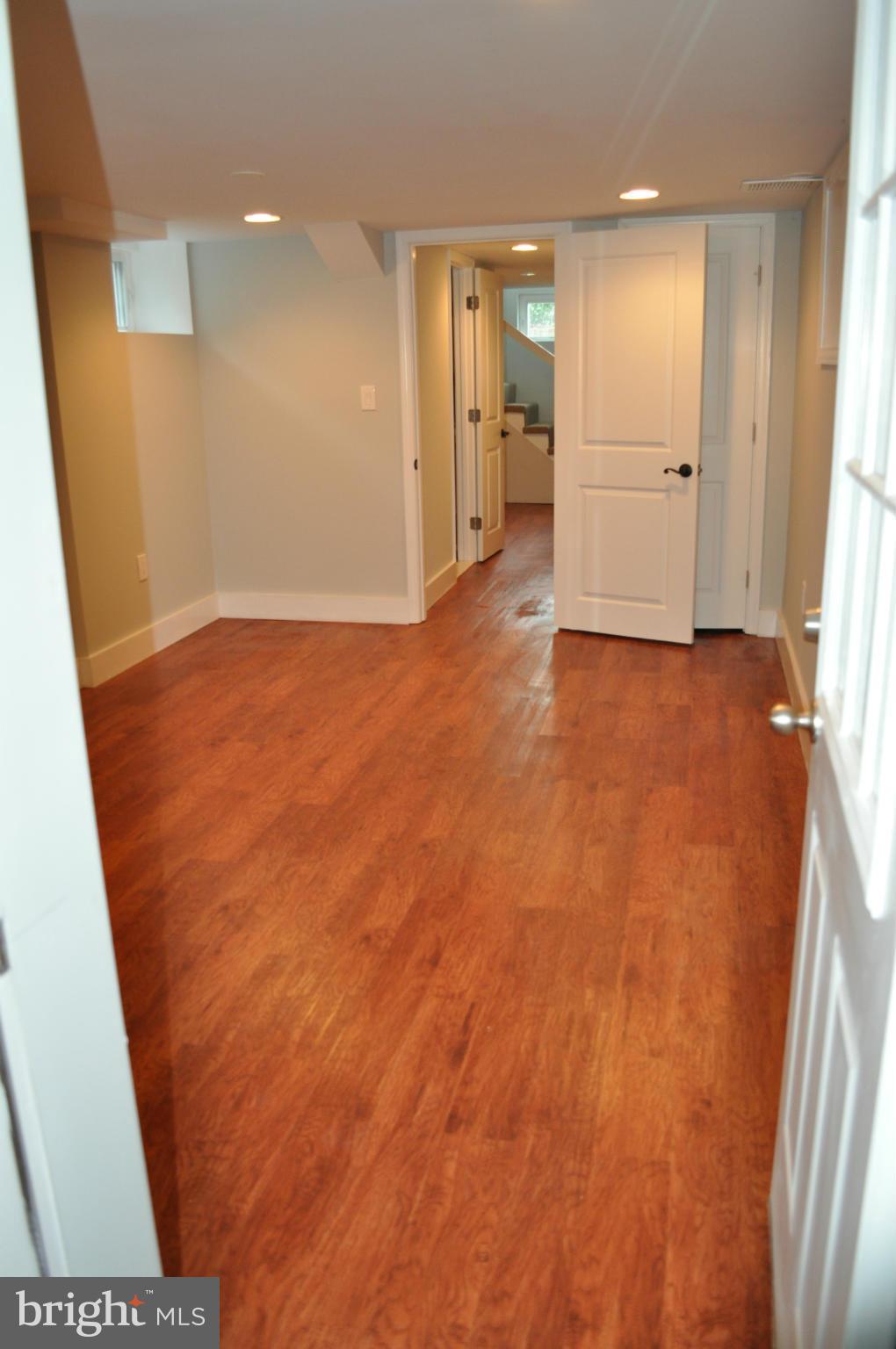 8738 Ridge Road Bethesda, MD 20817 - Photo 21 of 30