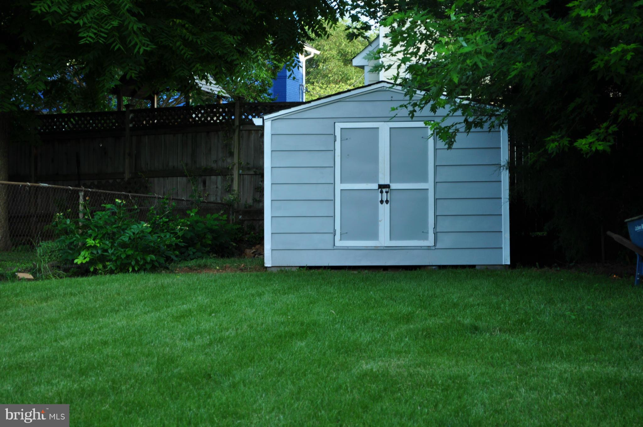 8738 Ridge Road Bethesda, MD 20817 - Photo 24 of 30 a view of a backyard