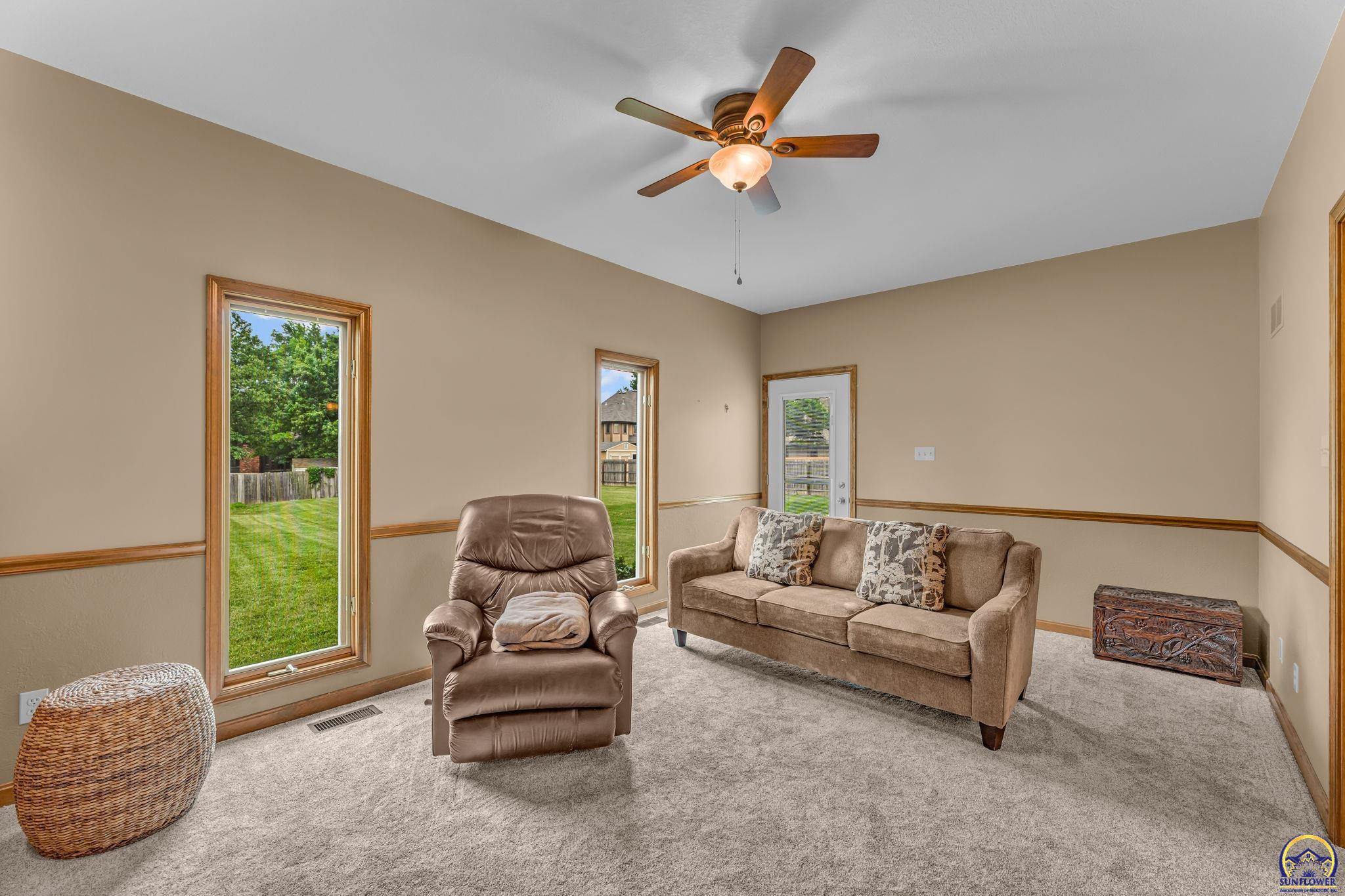 7628 Southwest 37th Street Topeka, KS 66614 - Photo 17 of 44