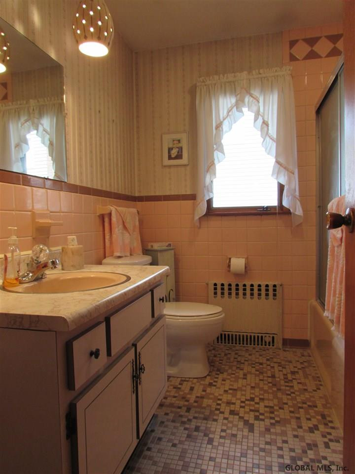 23 Freeman Road Albany, NY 12208 - Photo 13 of 23 Photo 13