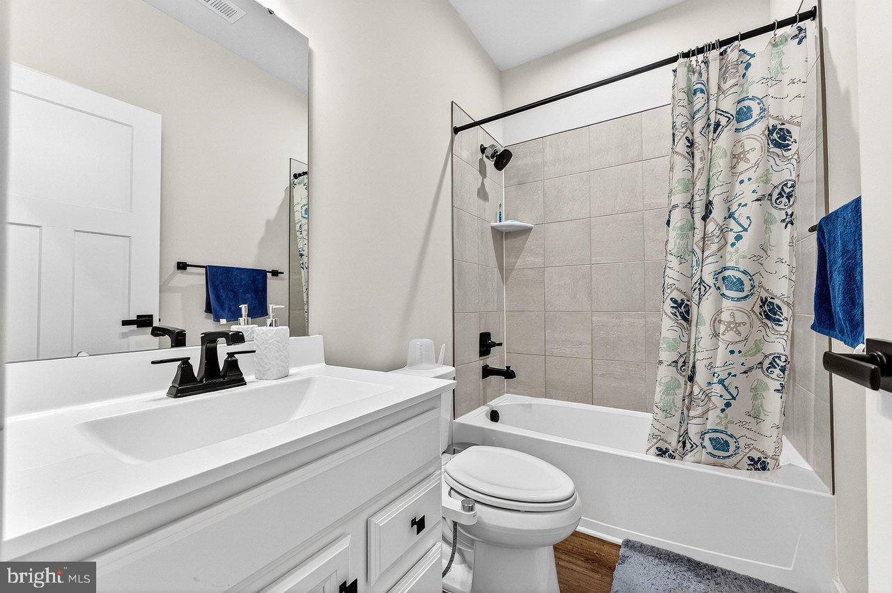 39 Sage Way Mount Laurel, NJ 08054 - Photo 17 of 32 a bathroom with a sink a toilet and a bathtub