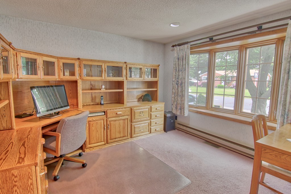 117 Silvin Road Chicopee, MA 01013 - Photo 5 of 20 Gallery Image 5