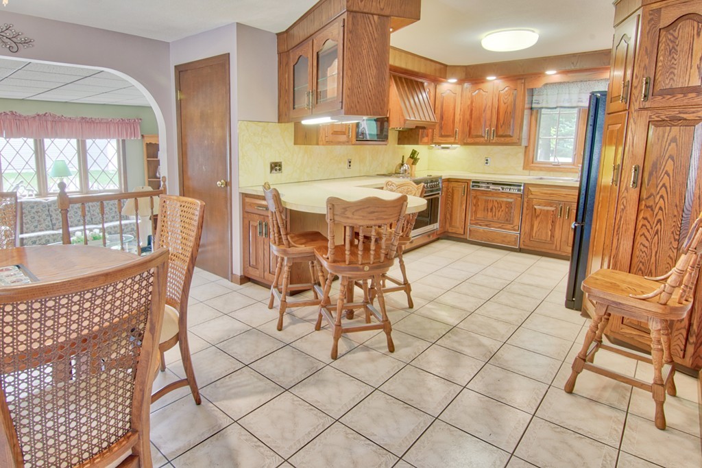 117 Silvin Road Chicopee, MA 01013 - Photo 8 of 20 Gallery Image 8