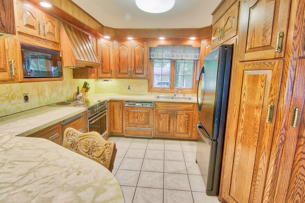 117 Silvin Road Chicopee, MA 01013 - Photo 9 of 20 Gallery Image 9
