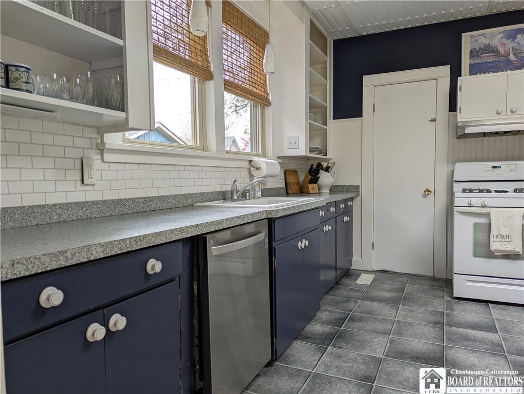 33 Maple Street Ellery, NY 14712 - Photo 11 of 40 Lots of countertop space!