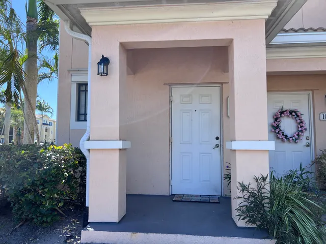 $375,000 | 2808 Amalei Drive, Unit 101, Palm Beach Gardens, FL 33410