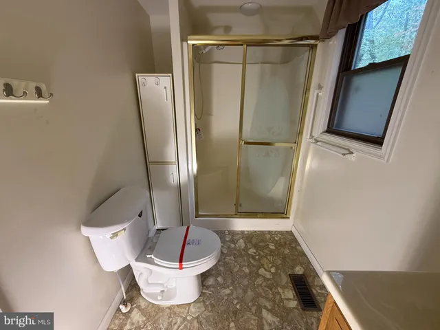 $238,500 | 210 Black Hawk Lane, Hedgesville, WV 25427