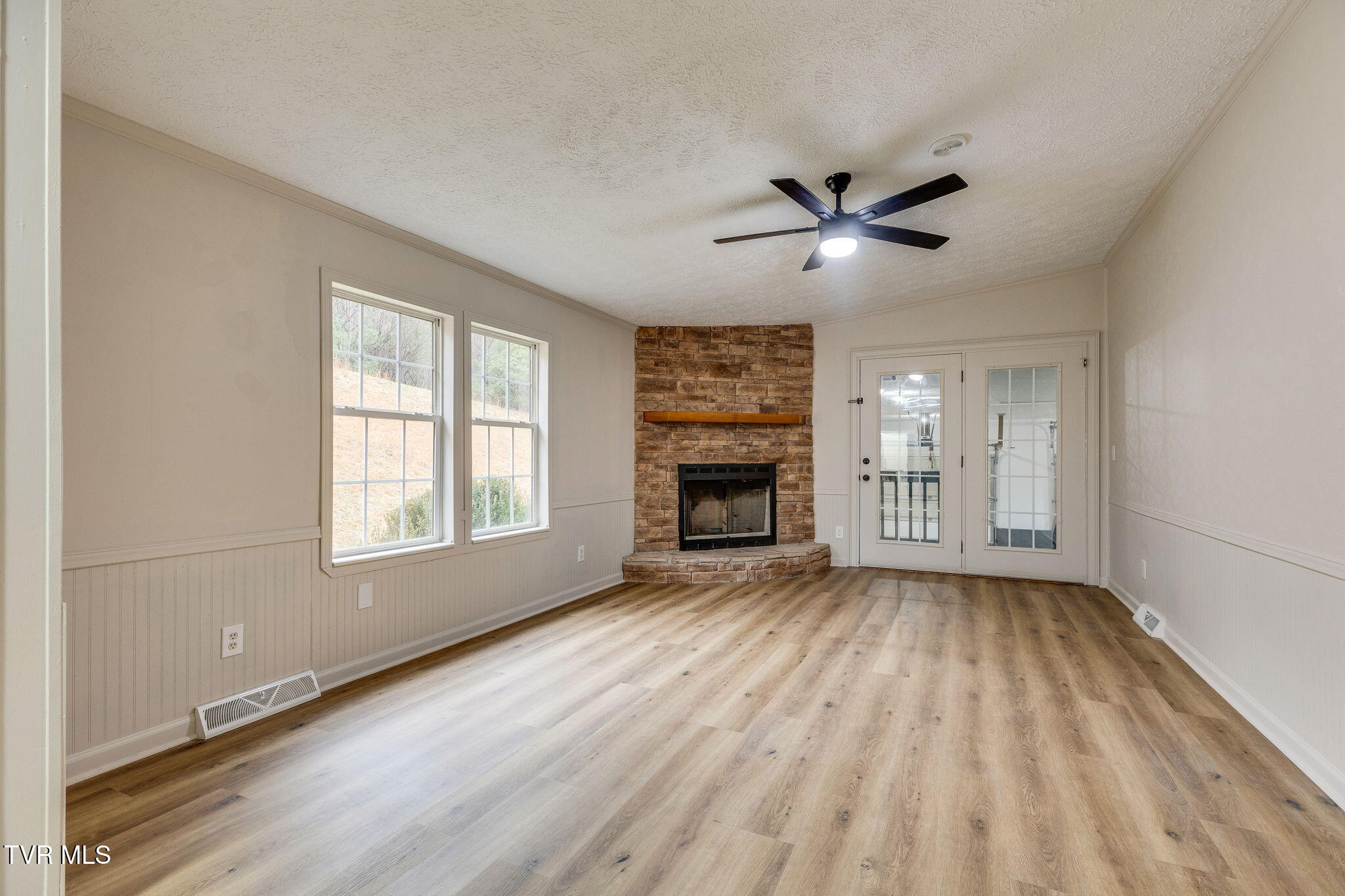 37308 Chestnut Mountain Road Damascus, VA 24236 - Photo 13 of 35 004