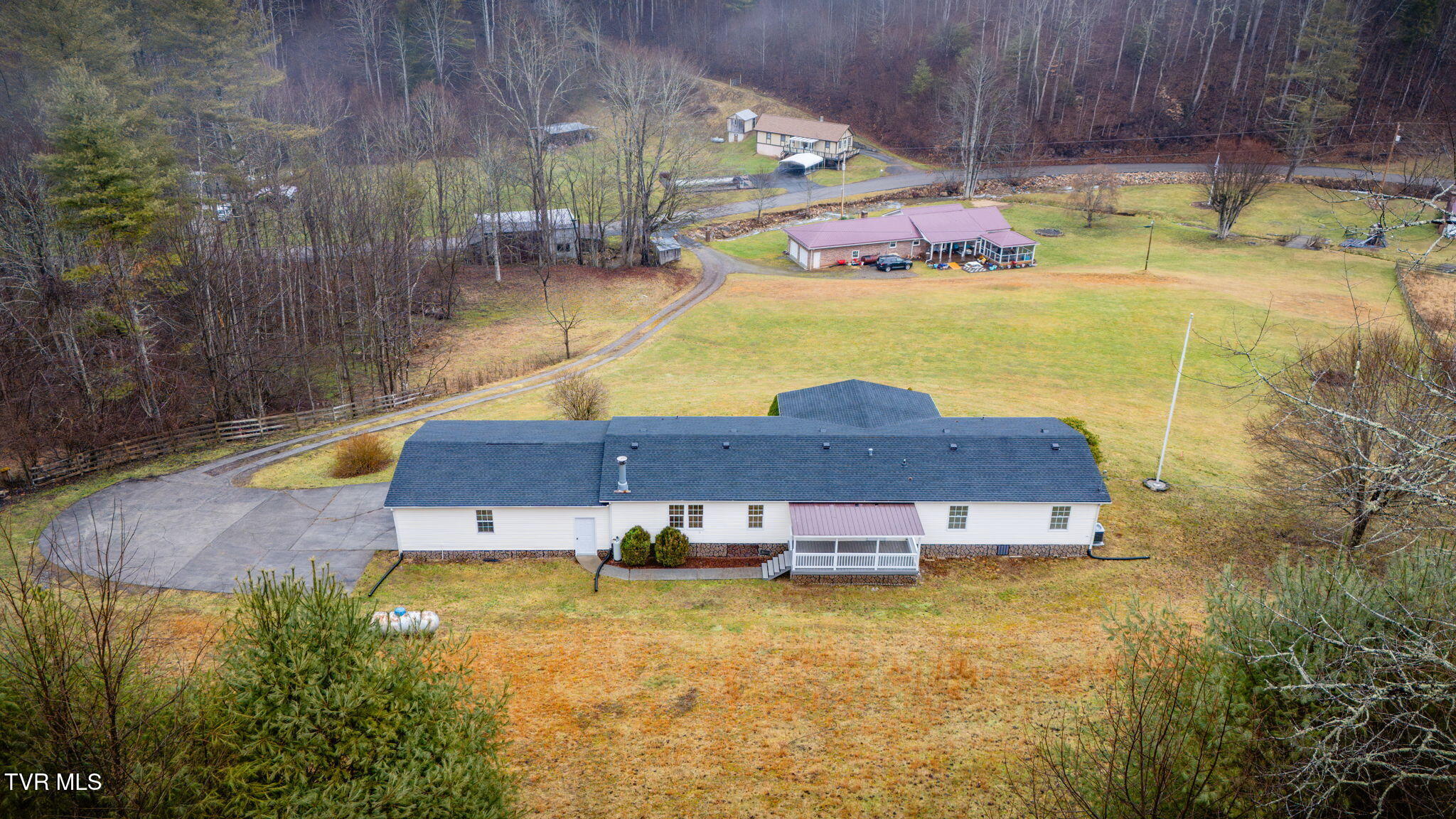 37308 Chestnut Mountain Road Damascus, VA 24236 - Photo 32 of 35 103