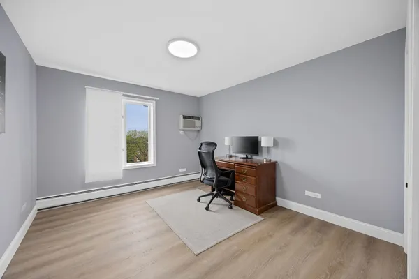 $249,900 | 4221 Saratoga Avenue, Unit 410A, Downers Grove, IL 60515
