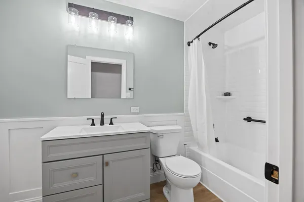 $249,900 | 4221 Saratoga Avenue, Unit 410A, Downers Grove, IL 60515