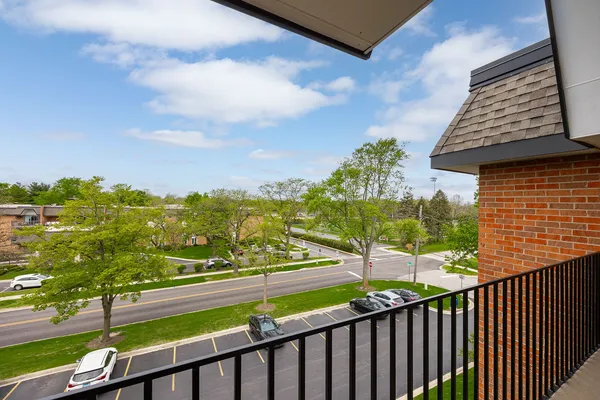 $249,900 | 4221 Saratoga Avenue, Unit 410A, Downers Grove, IL 60515
