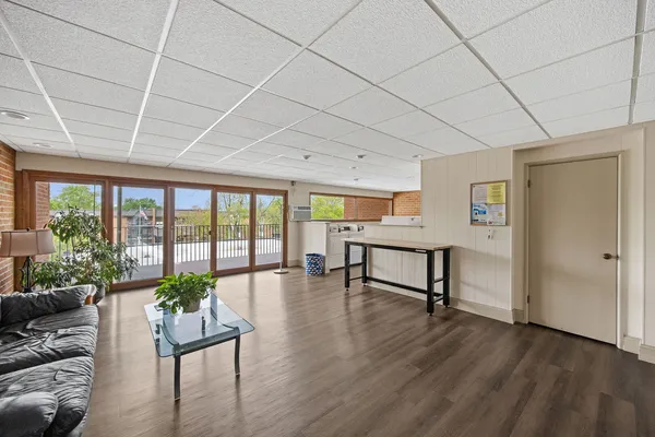 $249,900 | 4221 Saratoga Avenue, Unit 410A, Downers Grove, IL 60515
