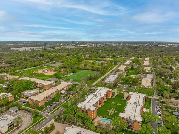 $249,900 | 4221 Saratoga Avenue, Unit 410A, Downers Grove, IL 60515