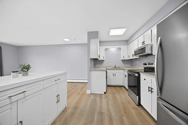$249,900 | 4221 Saratoga Avenue, Unit 410A, Downers Grove, IL 60515