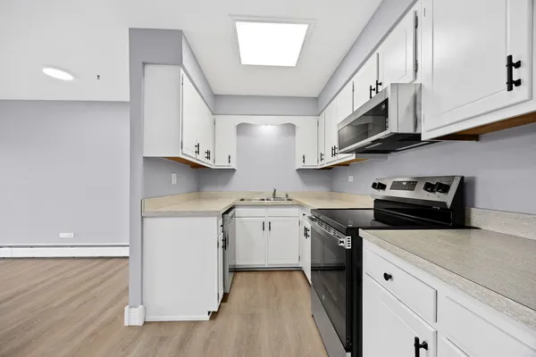 $249,900 | 4221 Saratoga Avenue, Unit 410A, Downers Grove, IL 60515