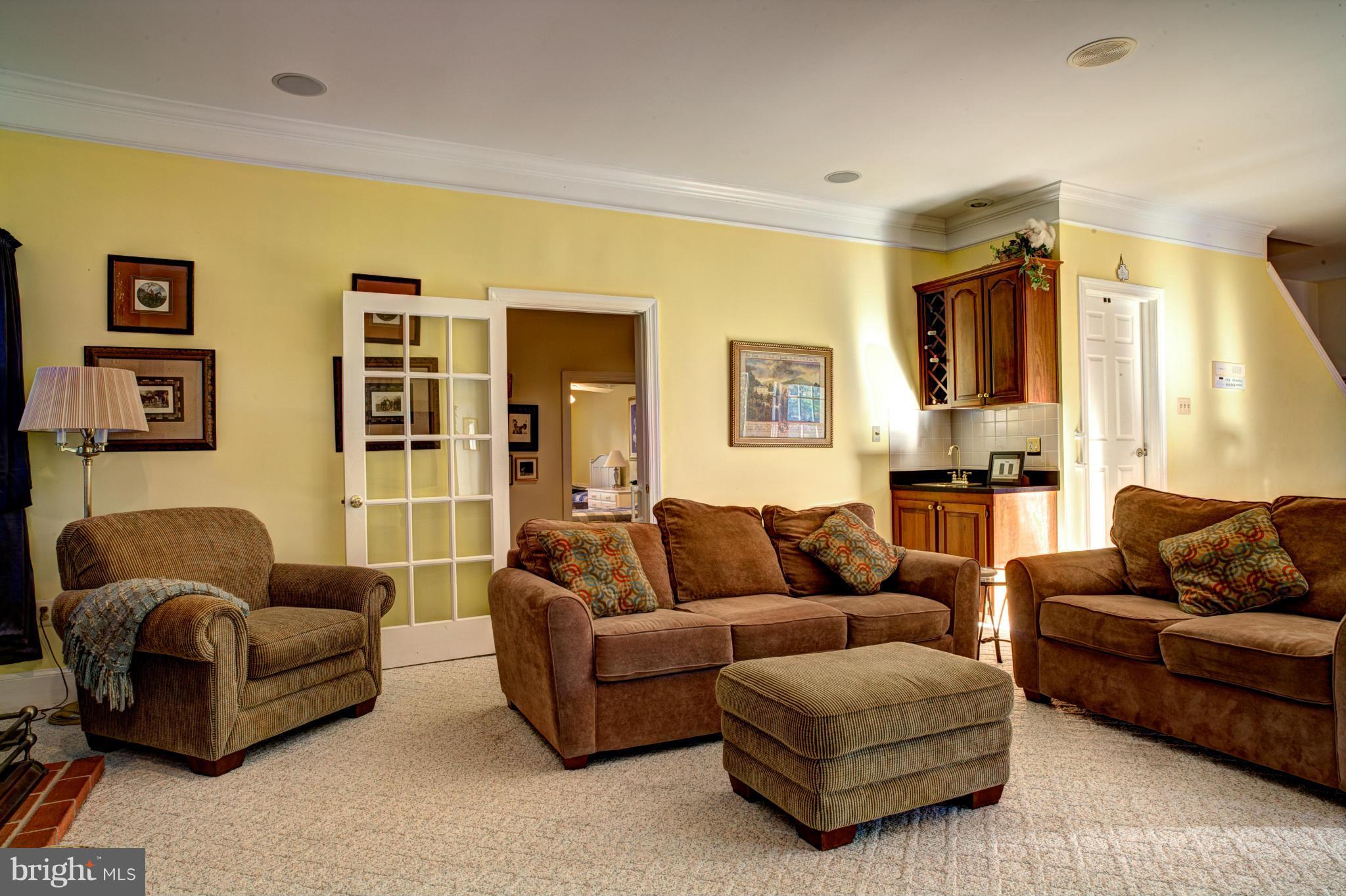 9359 Old Courthouse Road Vienna, VA 22182 - Photo 14 of 30 Living Room