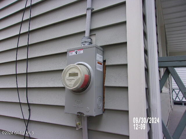 35 James Street Schenectady, NY 12304 - Photo 5 of 56 103_8339