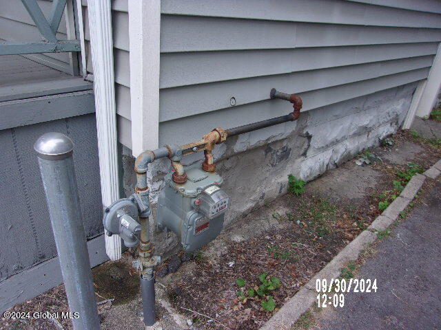 35 James Street Schenectady, NY 12304 - Photo 6 of 56 103_8340