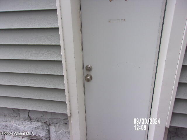 35 James Street Schenectady, NY 12304 - Photo 7 of 56 103_8341