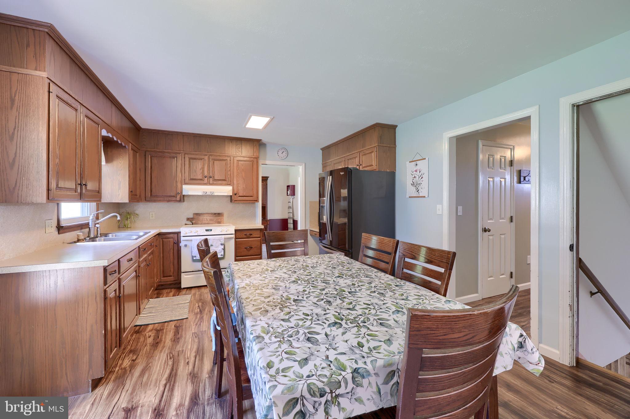 219 Tobacco Road Ephrata, PA 17522 - Photo 4 of 52