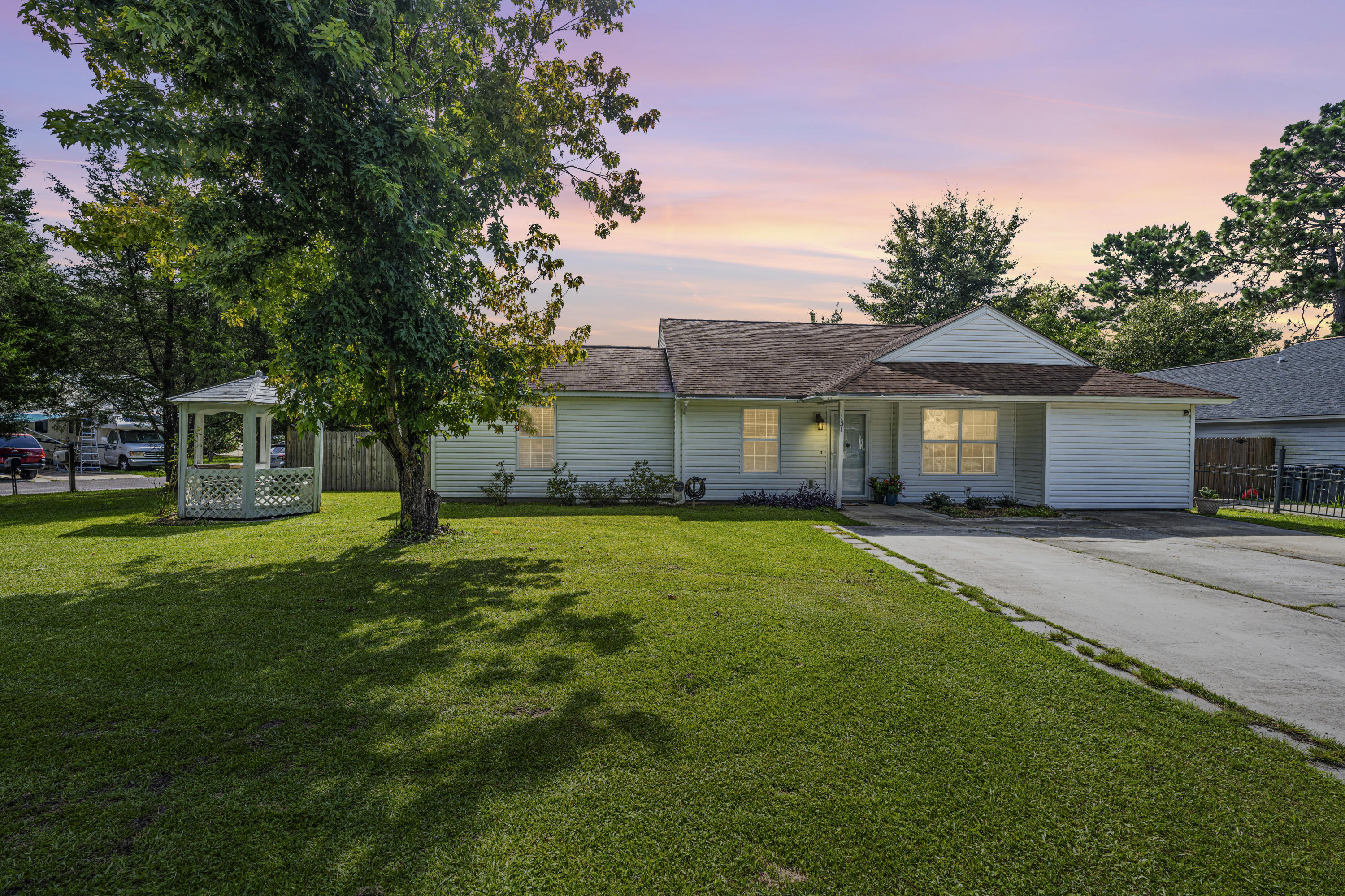 131 Lancashire Road Summerville, SC 29486 - Photo 2 of 48 131LancashireRd01