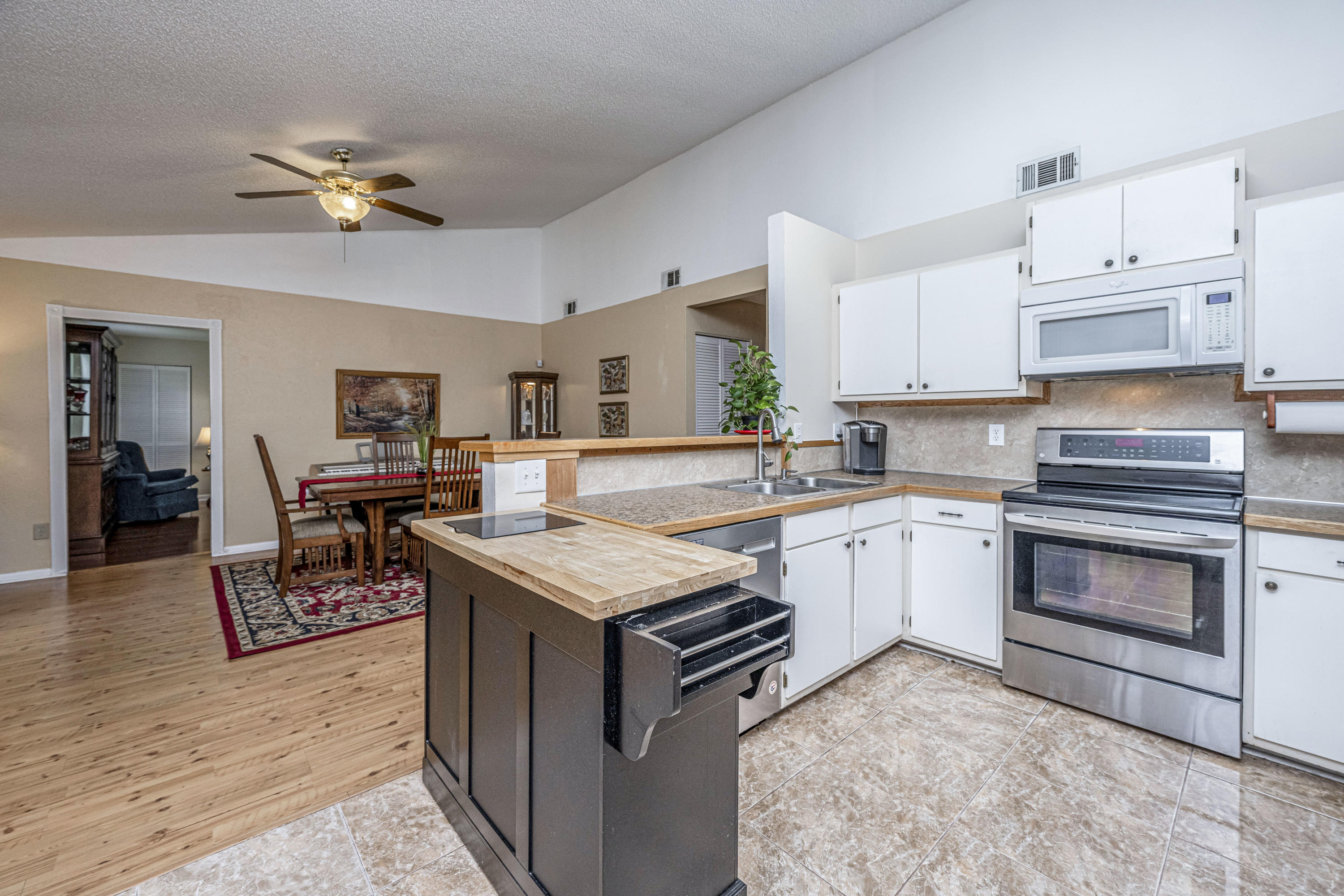 131 Lancashire Road Summerville, SC 29486 - Photo 12 of 48 131LancashireRd19