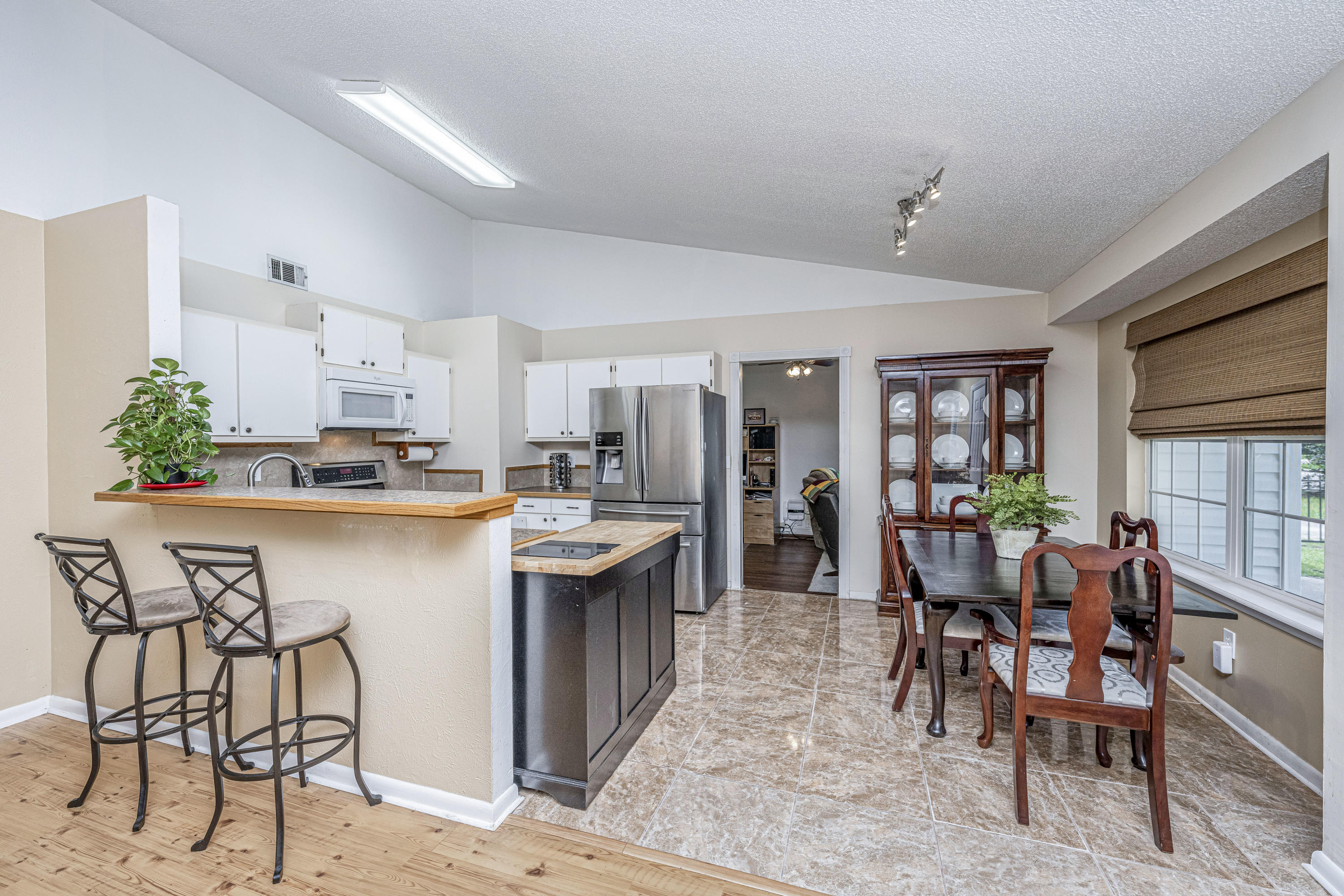 131 Lancashire Road Summerville, SC 29486 - Photo 13 of 48 131LancashireRd15