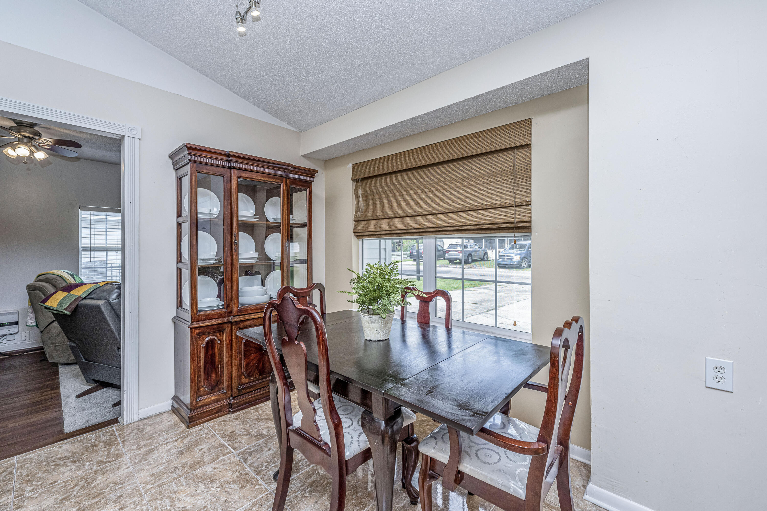 131 Lancashire Road Summerville, SC 29486 - Photo 20 of 48 131LancashireRd12