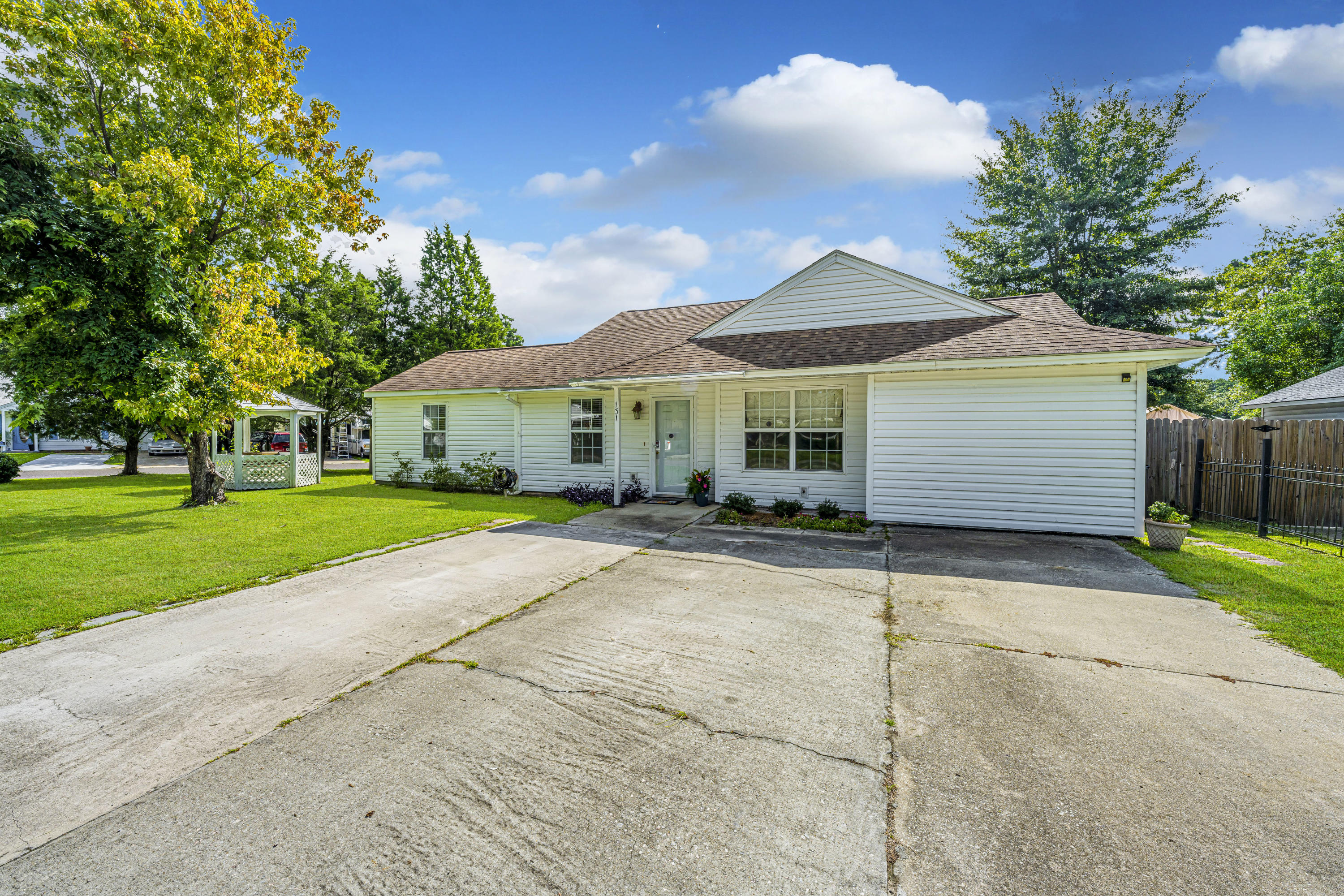 131 Lancashire Road Summerville, SC 29486 - Photo 48 of 48 131LancashireRd03