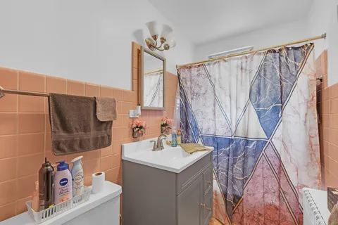 $698,500 | 2001 North 73rd Court, Elmwood Park, IL 60707