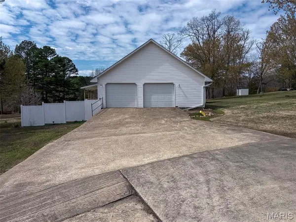 $289,900 | 628 County Road 420, Poplar Bluff, MO 63901