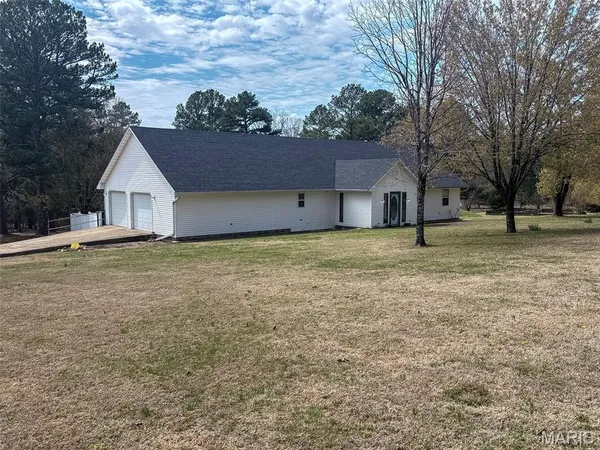 $289,900 | 628 County Road 420, Poplar Bluff, MO 63901