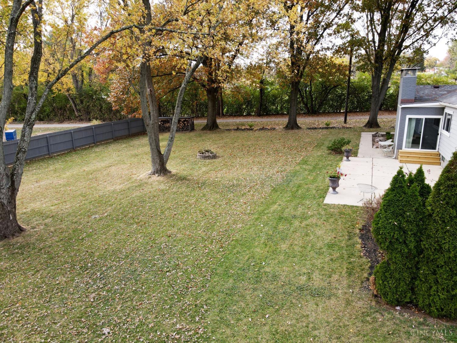 1385 Hunter Road Fairfield, OH 45014 - Photo 28 of 40 Large level and private backyard.