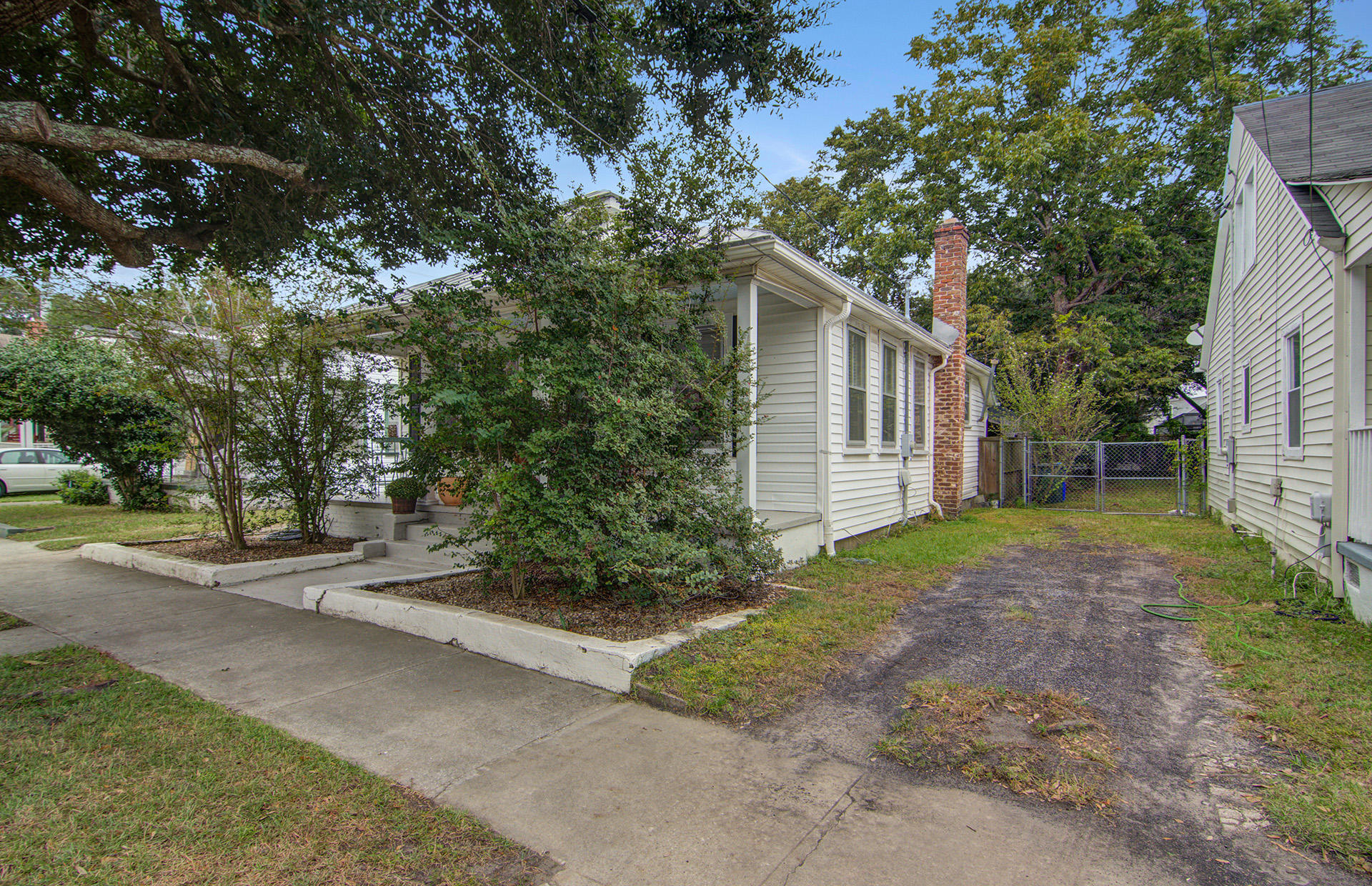26 Gordon Street Charleston, SC 29403 - Photo 3 of 23 3