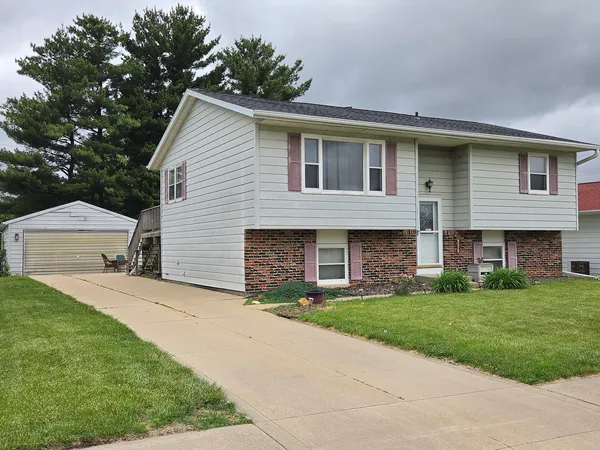 $175,500 | 2203 20th Avenue, Sterling, IL 61081