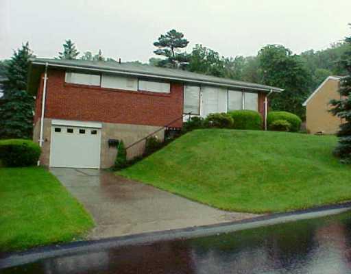 413 Lindsay Road Carnegie, PA 15106 - Photo 1 of 8 Exterior Front.