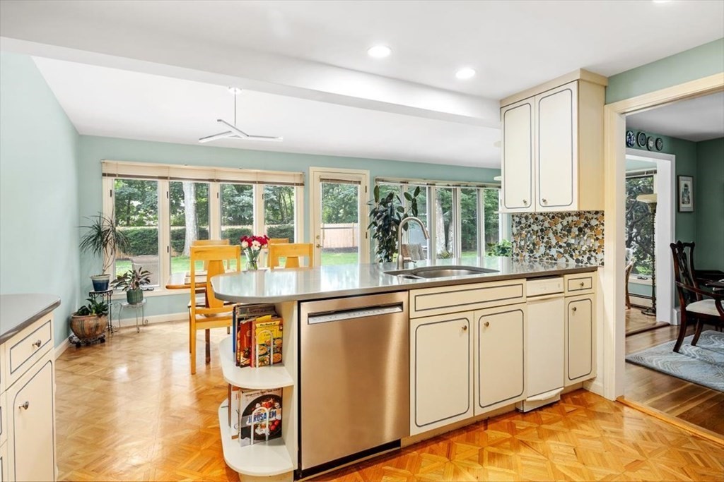 14 Winthrop Road Hingham, MA 02043 - Photo 11 of 38 Gallery Image 11