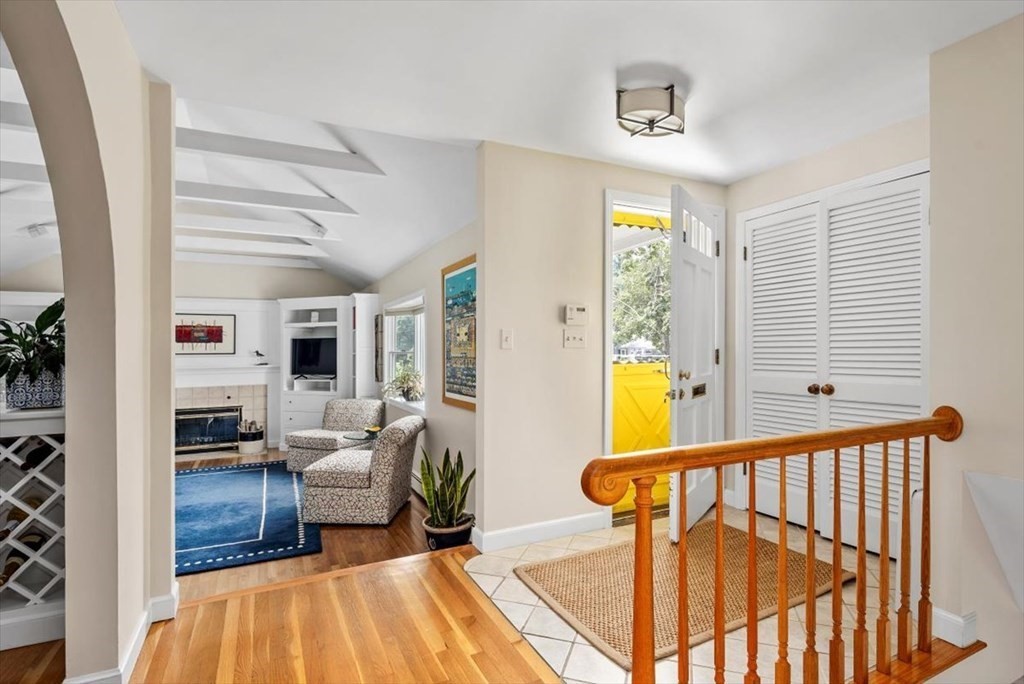 14 Winthrop Road Hingham, MA 02043 - Photo 2 of 38 Gallery Image 2