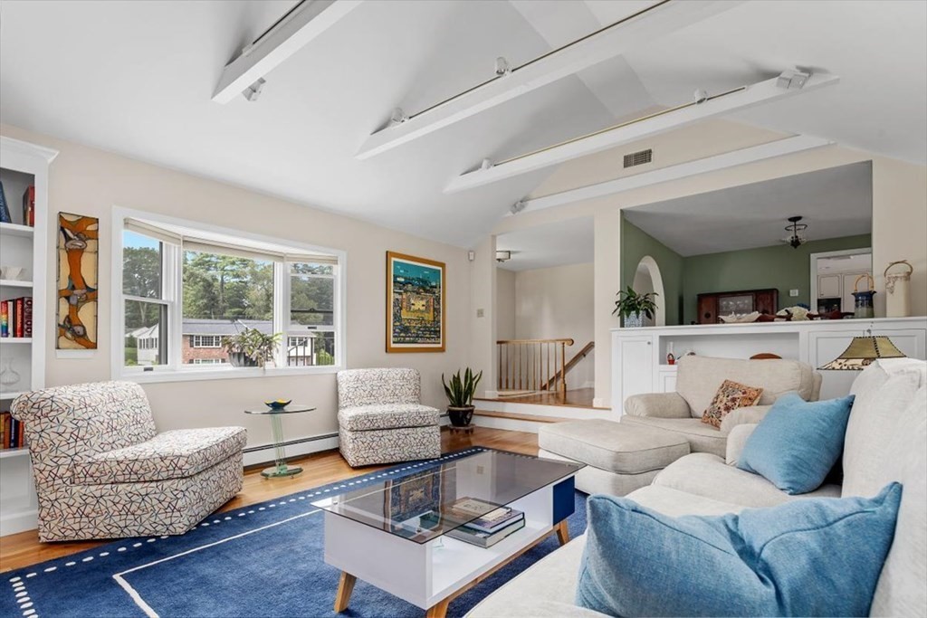 14 Winthrop Road Hingham, MA 02043 - Photo 4 of 38 Gallery Image 4