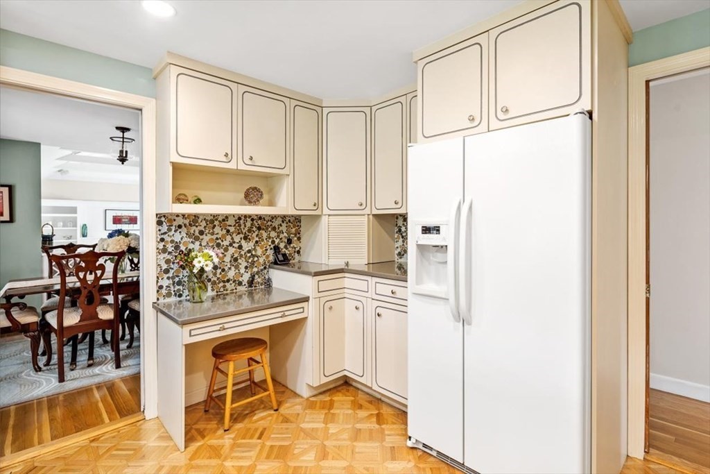 14 Winthrop Road Hingham, MA 02043 - Photo 9 of 38 Gallery Image 9