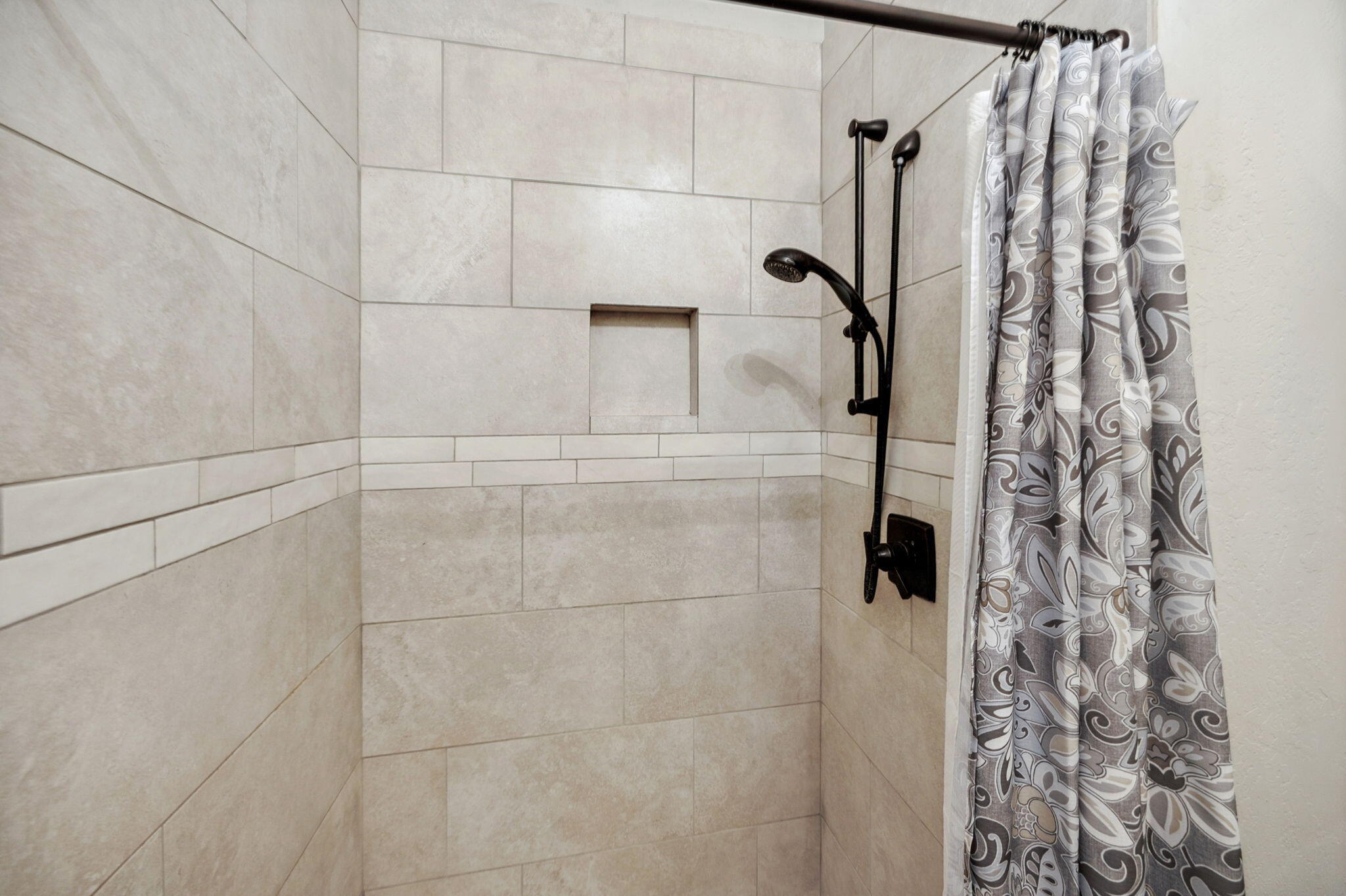 893 Old Stage Road Central Point, OR 97502 - Photo 19 of 50 Gallery Image 19