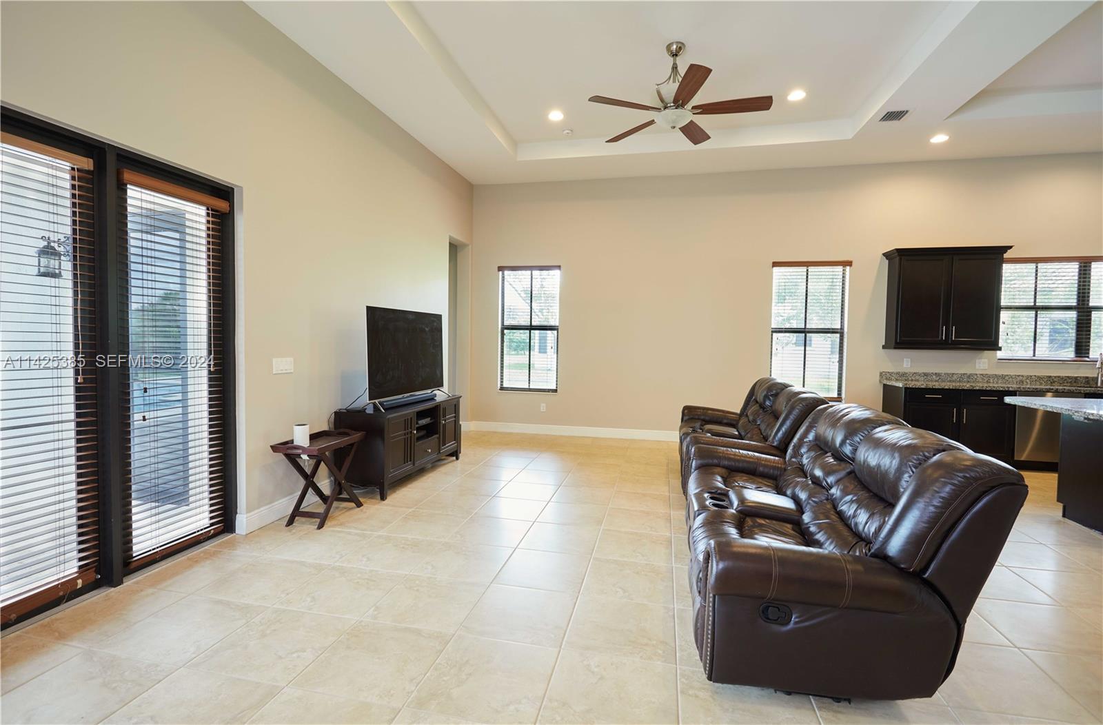 4431 Estates Road Davie, FL 33328 - Photo 12 of 53 Gallery Image 12