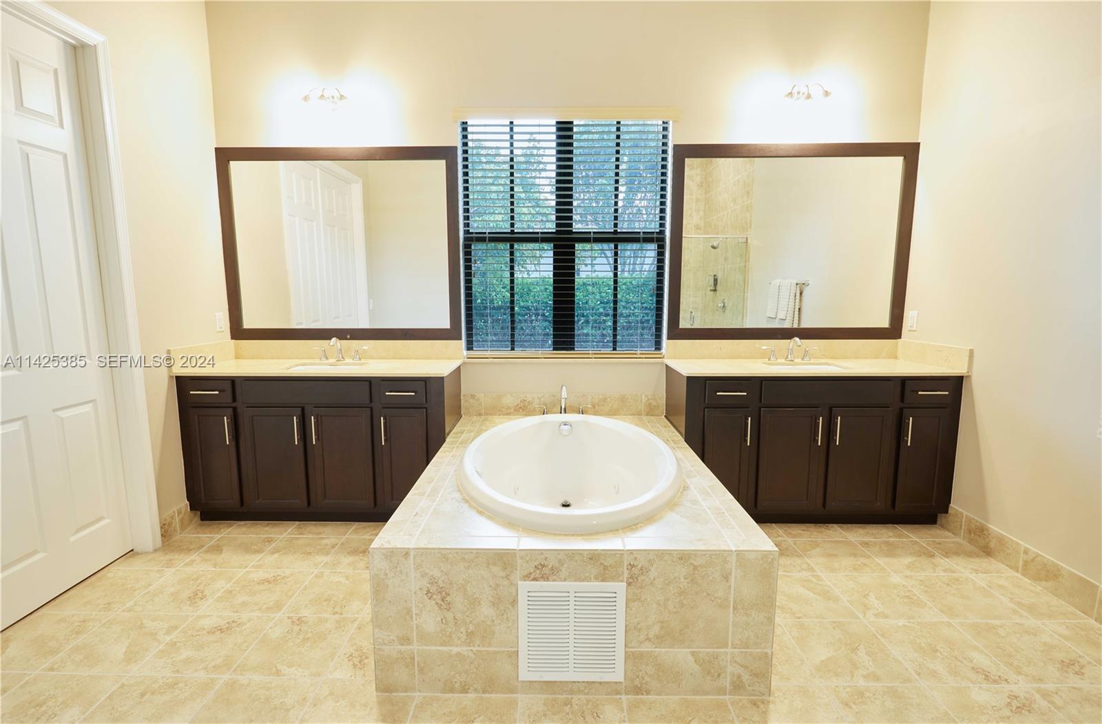 4431 Estates Road Davie, FL 33328 - Photo 20 of 53 Gallery Image 20
