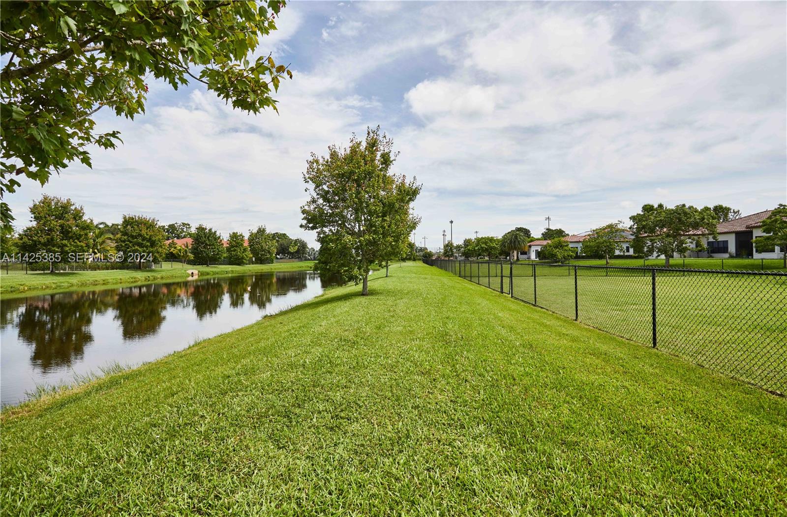 4431 Estates Road Davie, FL 33328 - Photo 41 of 53 Gallery Image 41