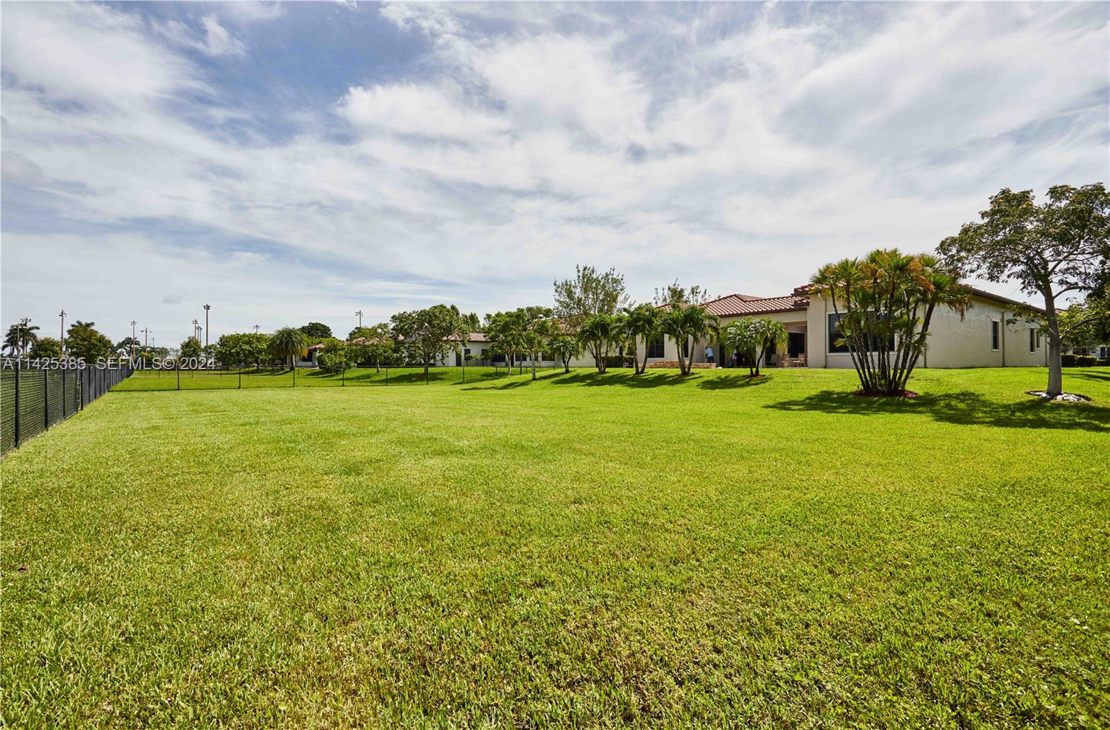 4431 Estates Road Davie, FL 33328 - Photo 42 of 53 Gallery Image 42